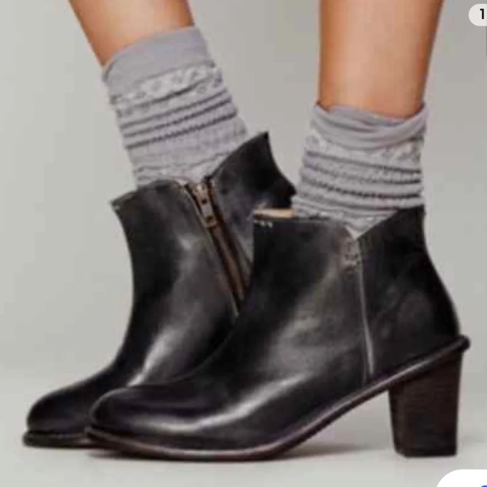 Bed Stu Distressed Cobbler Sonic Black Leather Ankle Booties Size 10